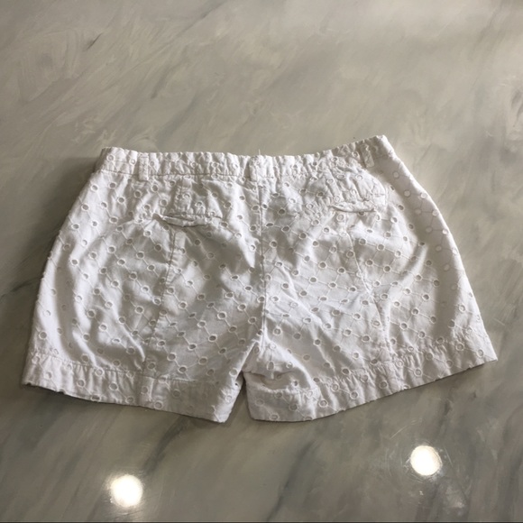 Gap white eyelet shorts size 2 Euc - Picture 2 of 7